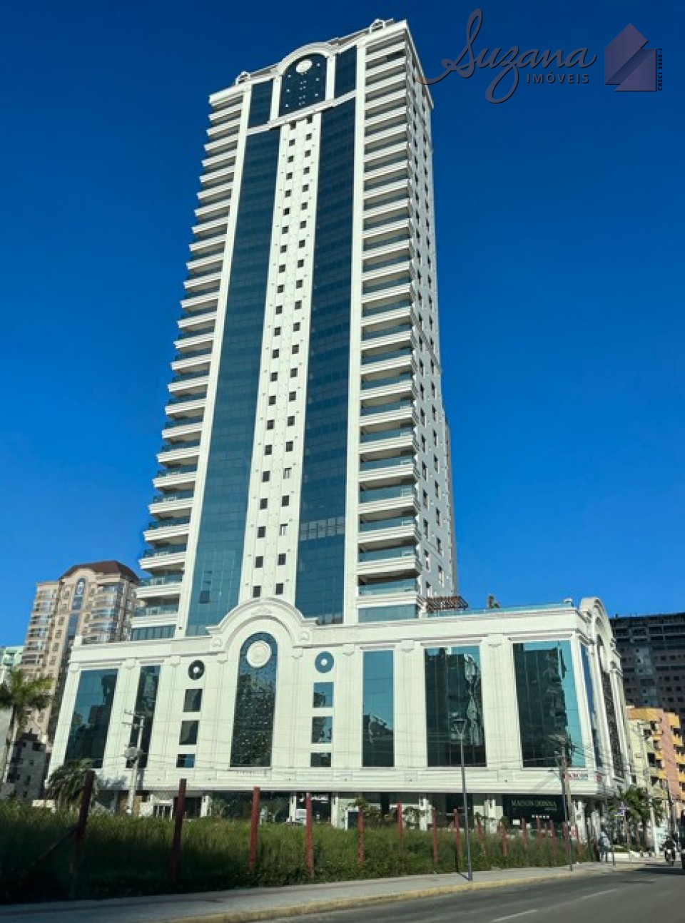 Apartamentos - Paramount Tower